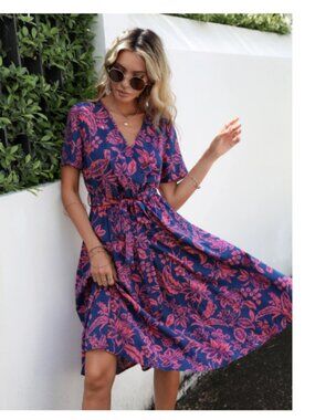 NEW Women's SHEIN Floral Wrap Dress - Short Sleeve Tie Waist - Size Medium